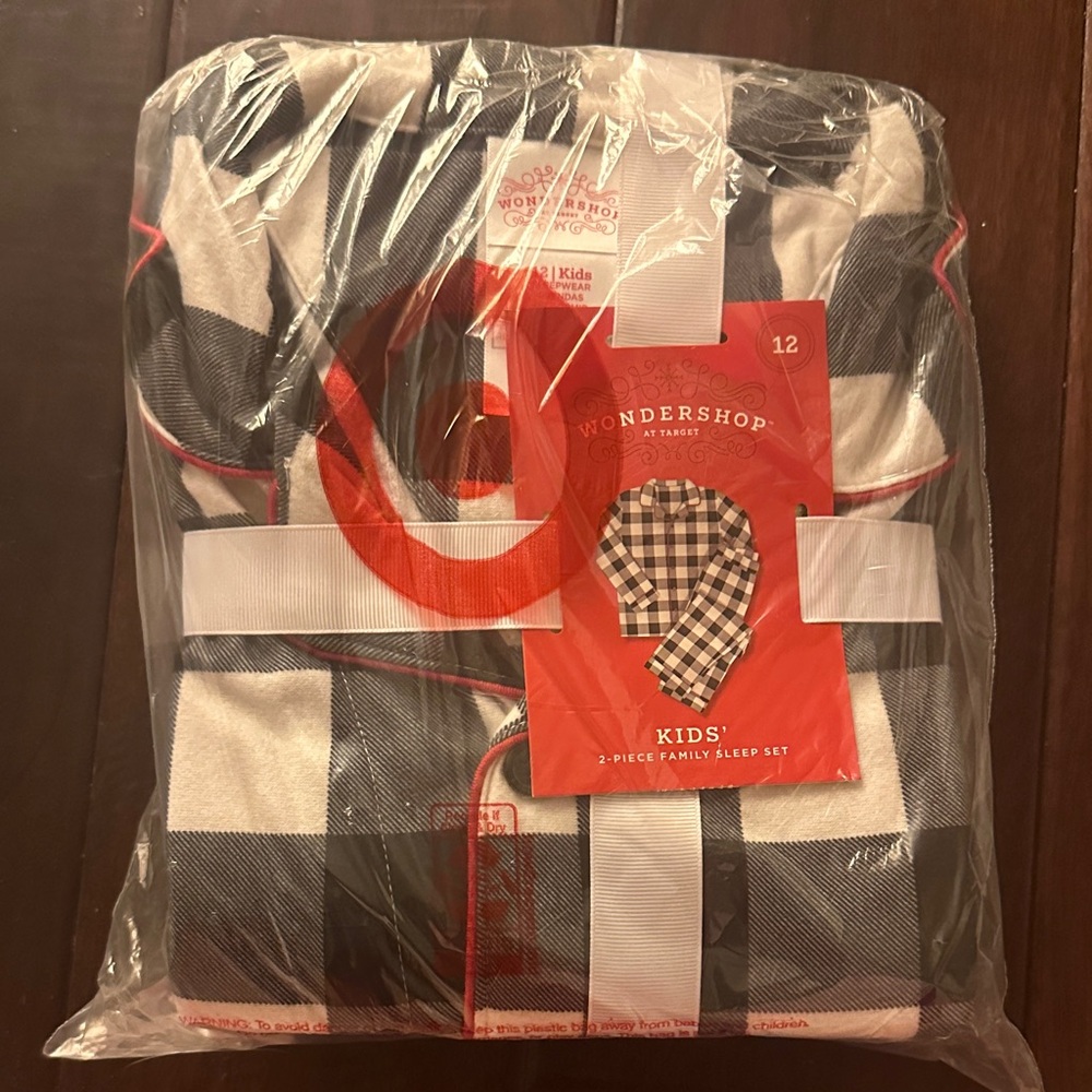 Wondershop Kids Black and White Checkered Sleep Set